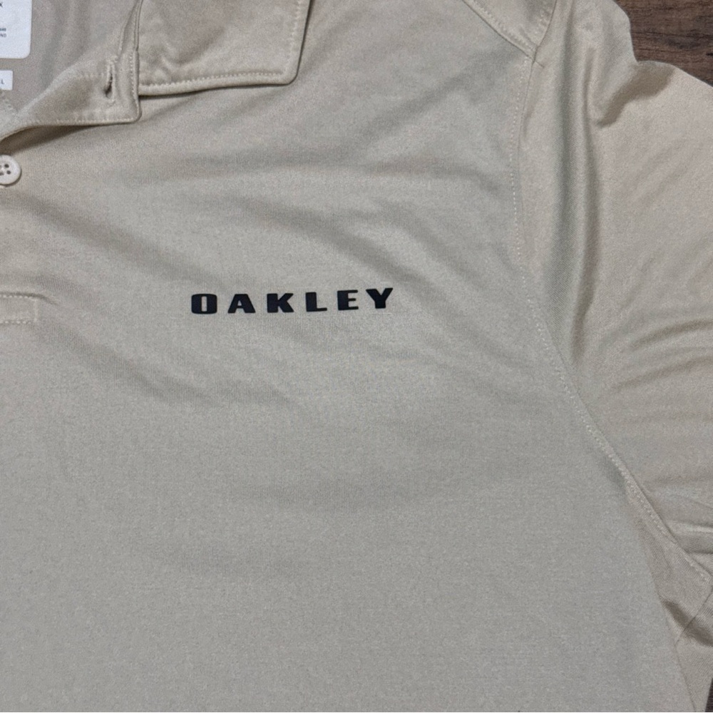 Oakley Men's Beige Polo Shirt